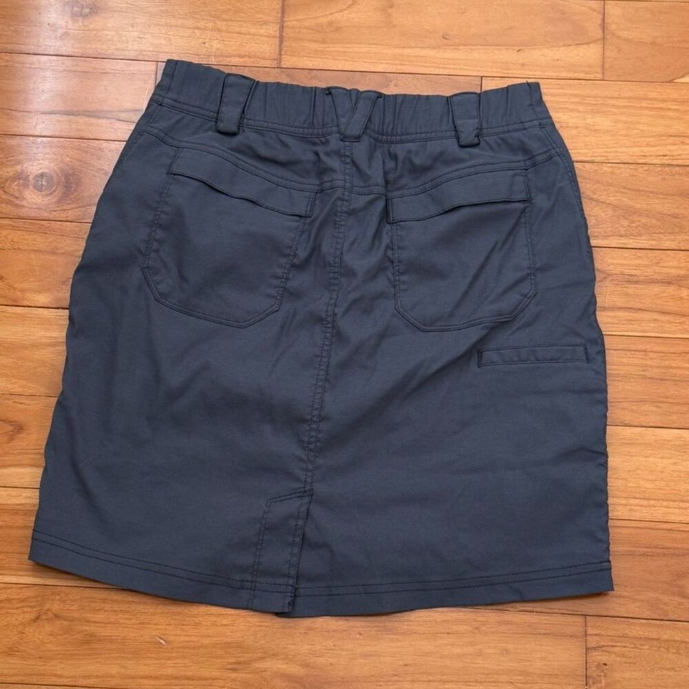 Women Duluth Trading Dry on the Fly Skort Size 4 Dark Gray Hiking Travel Outdoor - Picture 3 of 8